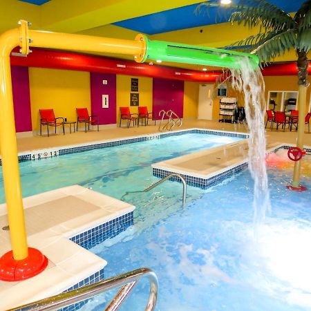 Comfort Suites Regina Esterno foto