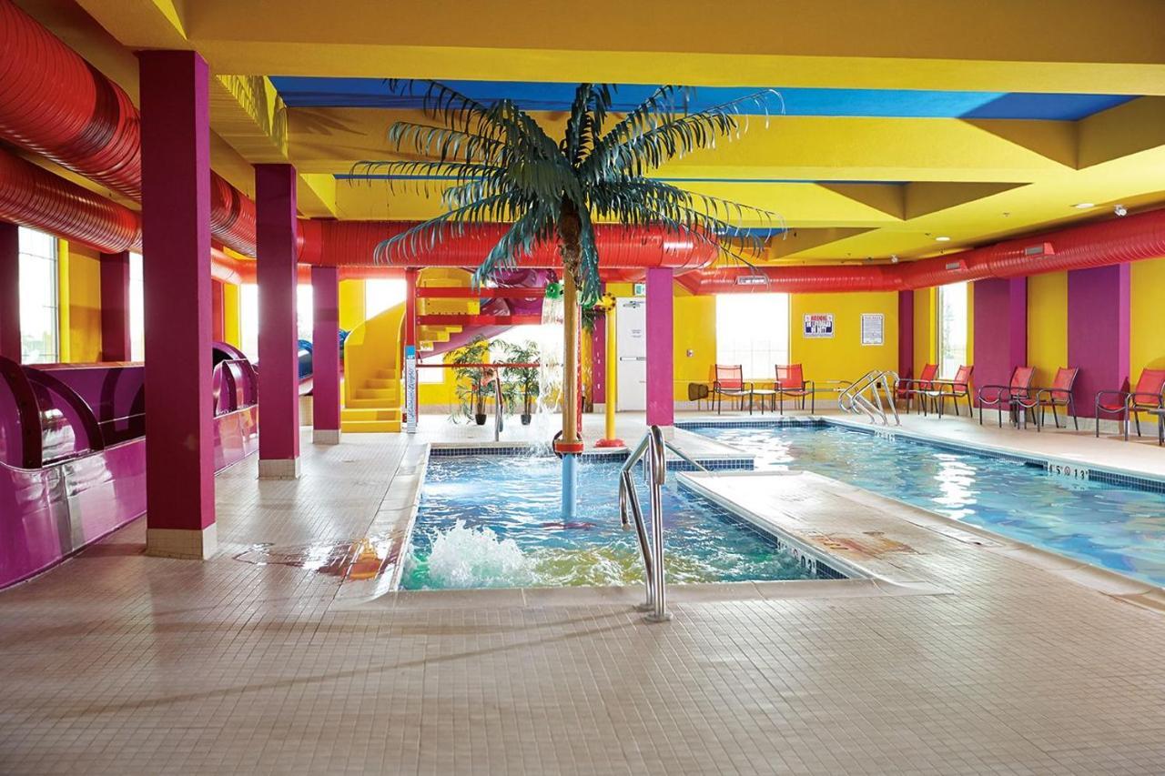 Comfort Suites Regina Esterno foto