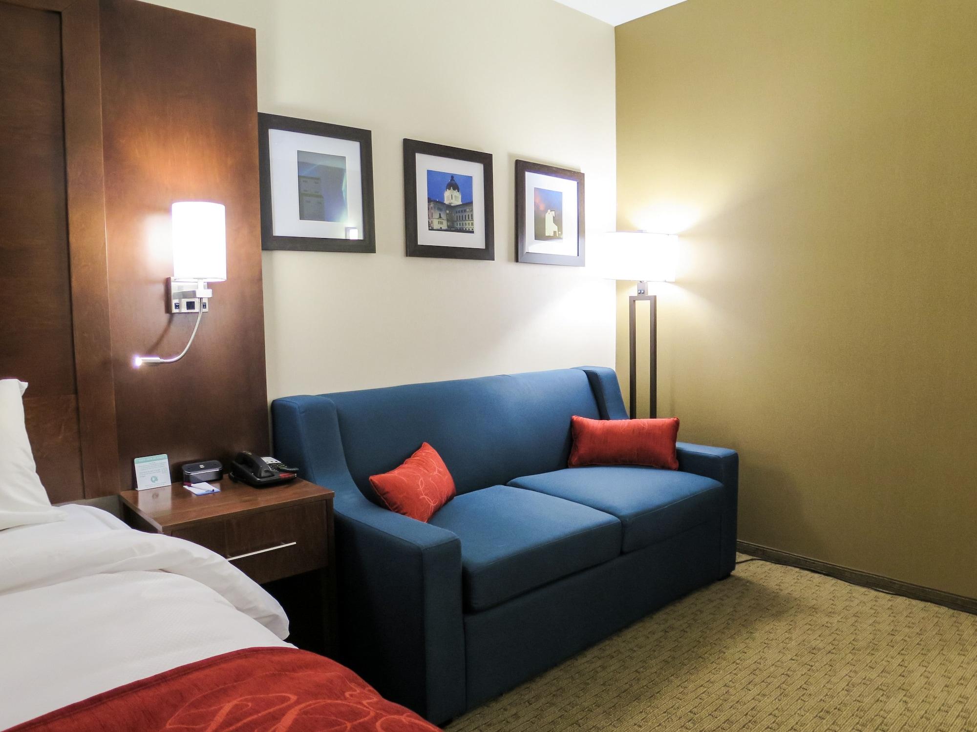 Comfort Suites Regina Esterno foto
