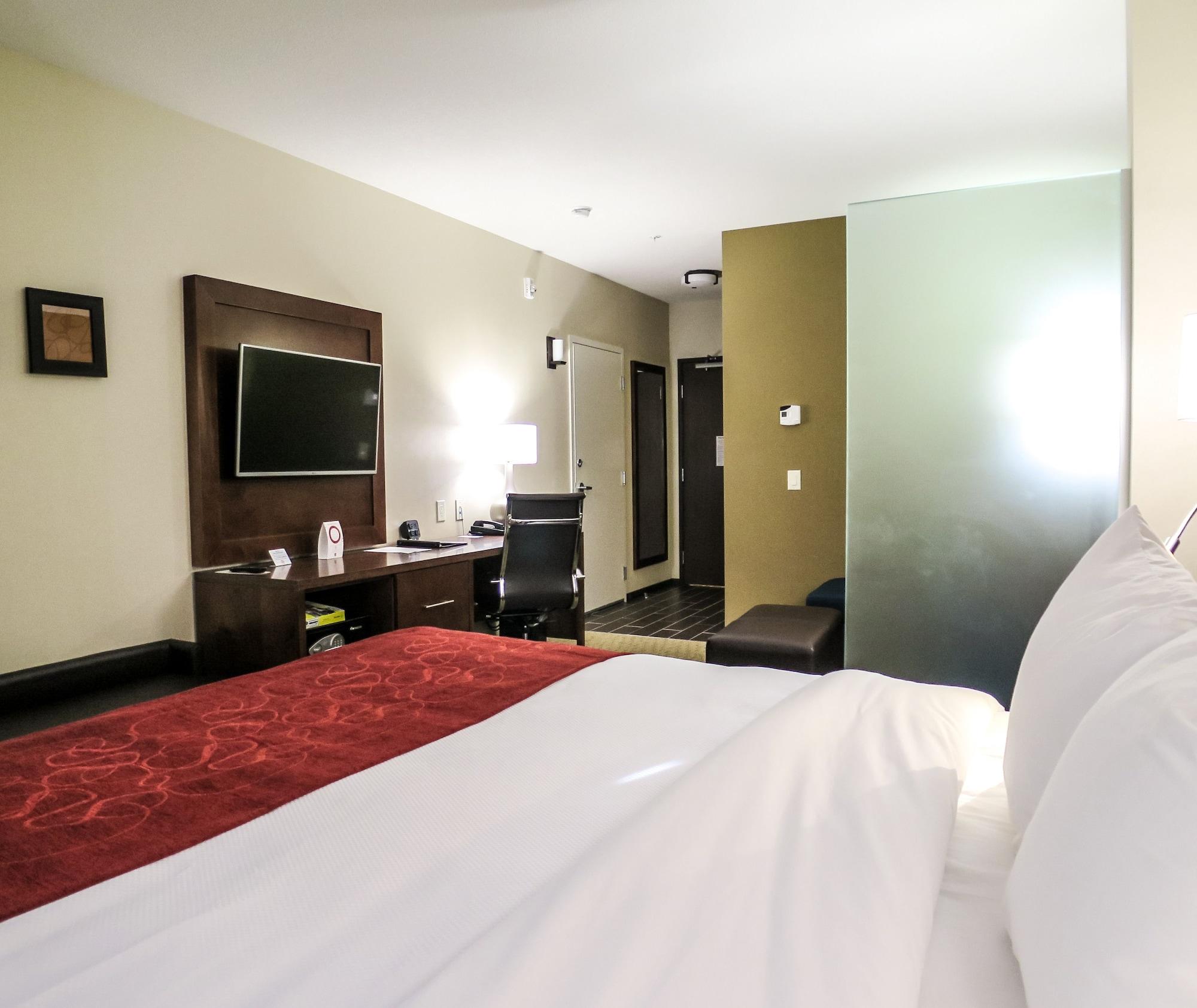 Comfort Suites Regina Esterno foto
