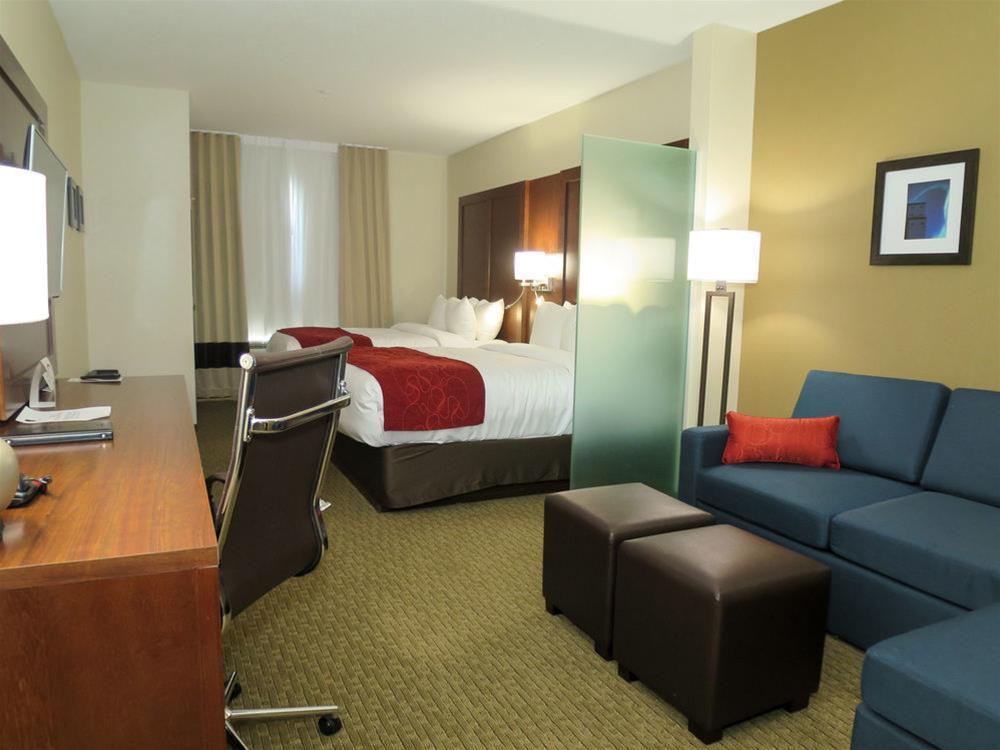 Comfort Suites Regina Esterno foto