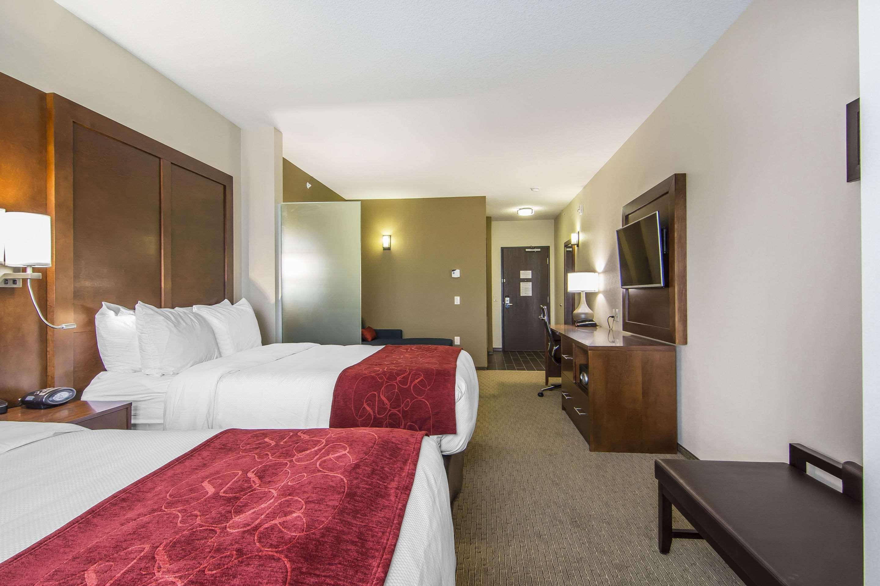 Comfort Suites Regina Esterno foto