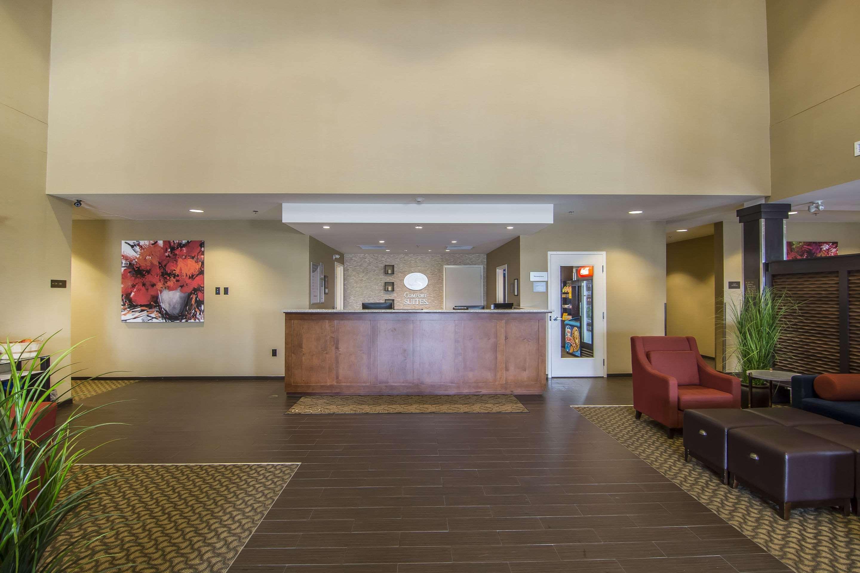 Comfort Suites Regina Esterno foto
