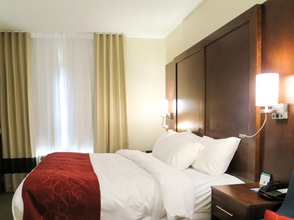 Comfort Suites Regina Esterno foto