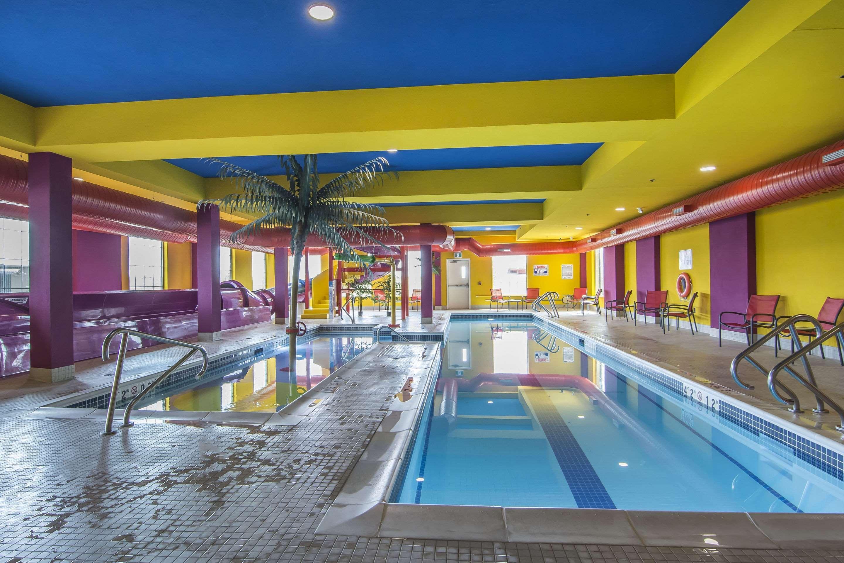 Comfort Suites Regina Esterno foto